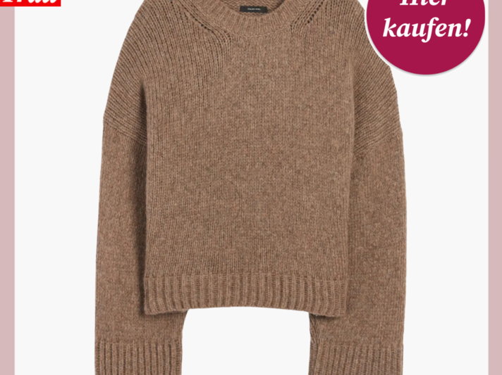 Werbebild von einen Strickpullover. Er ist Hellbraun und hat einen Rundhalsausschnitt. | © C&A