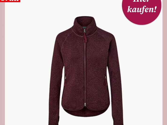 Dunkelrote Fleecejacke mit Reißverschluss, Stehkragen und Seitentaschen, vor weißem Hintergrund präsentiert. | © Lidl 