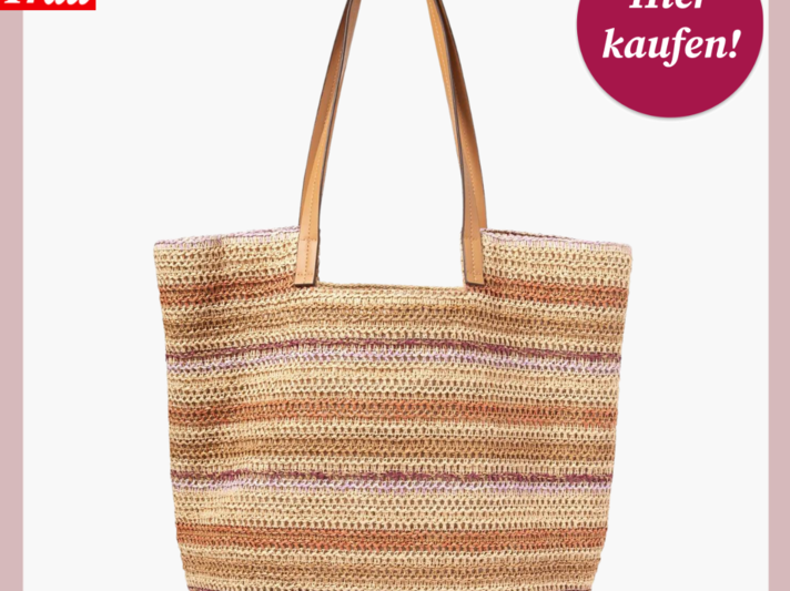 Werbebild von einer Strohtasche. Die Tasche hat ein gestreiftes Muster und ist sehr geräumig. | © C&A