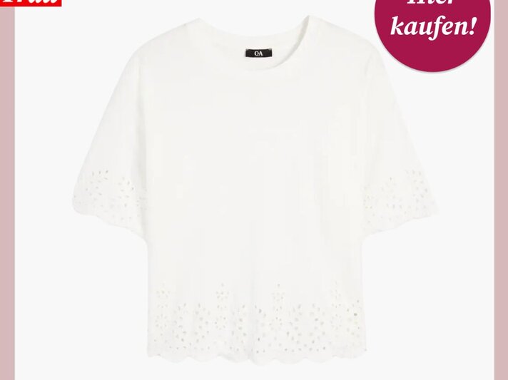 Schlichtes weißes T-Shirt mit Lochstickerei am Saum, präsentiert von "Bild der Frau". | © C&A