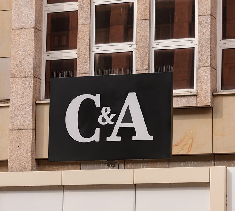 C&A-Logo | © Getty Images/Jeremy Moeller
