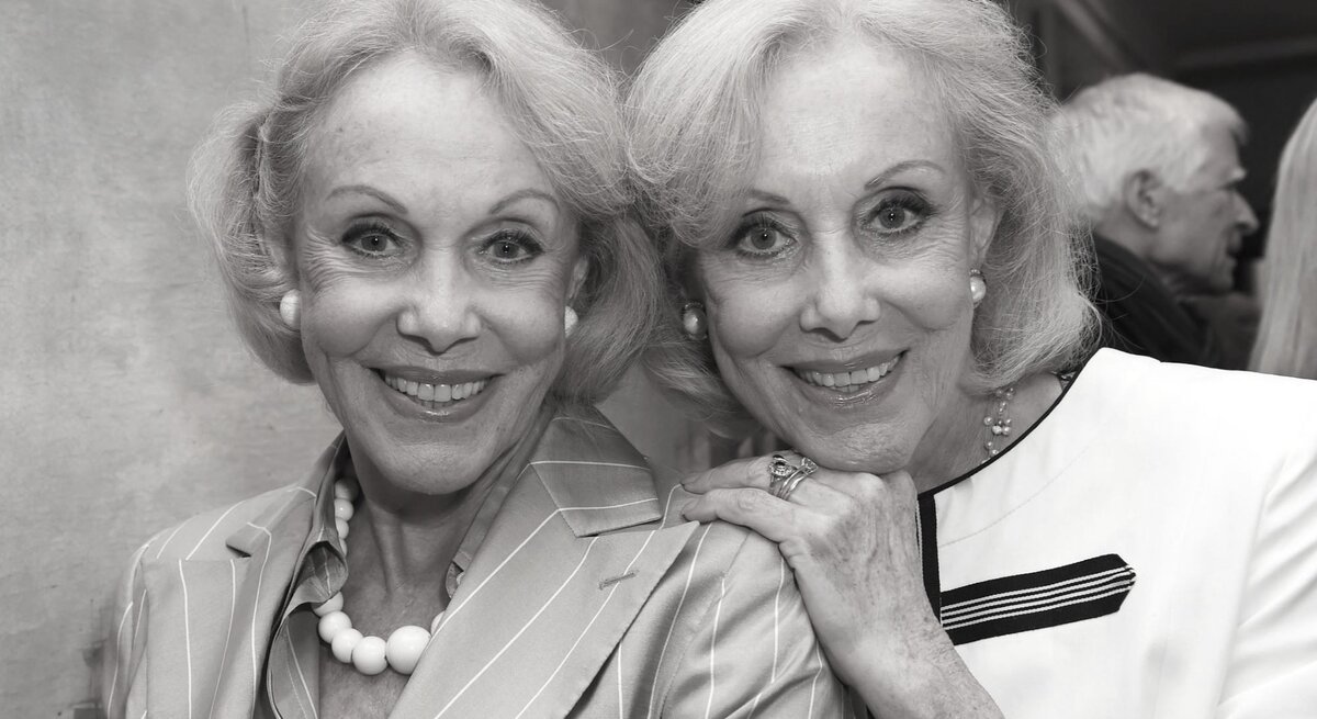 Alice und Ellen Kessler, Schwarzweiß-Aufnahme